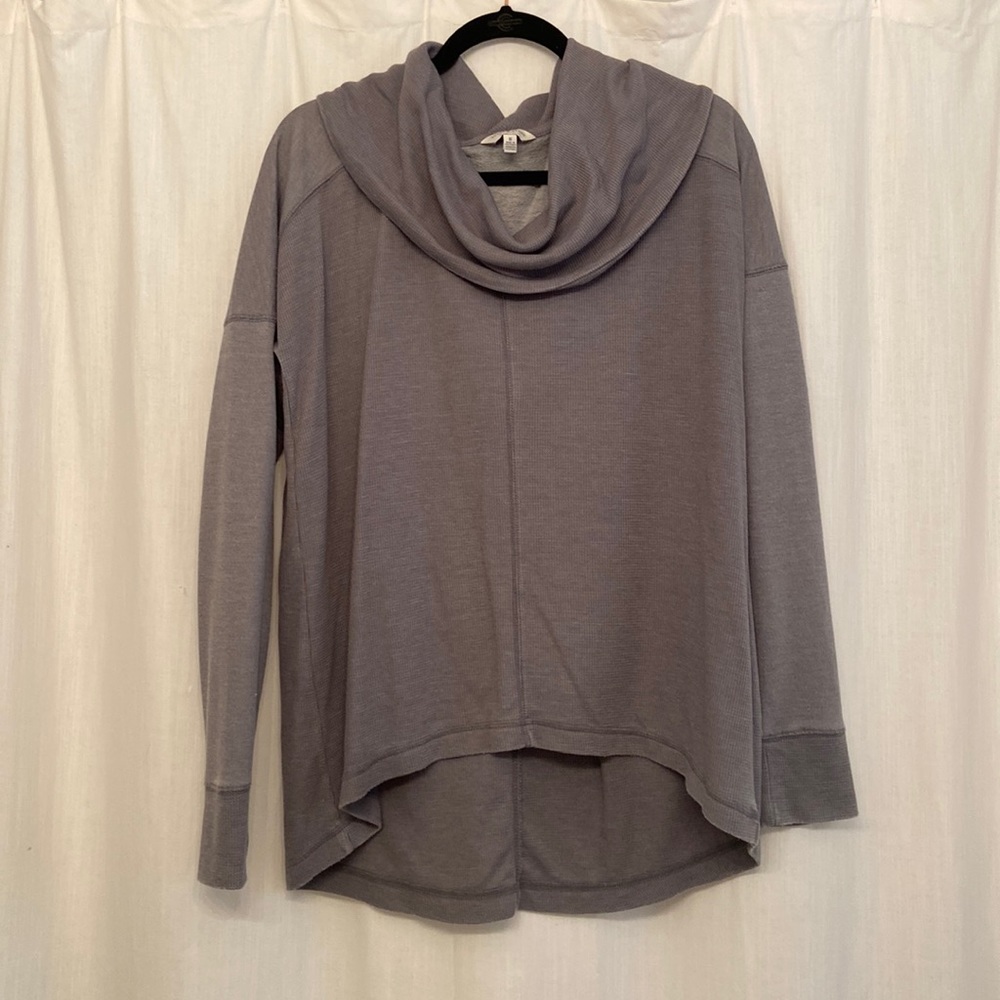 Lucky Brand gray high to low top, waffle fabric. Worn twice, good condition!